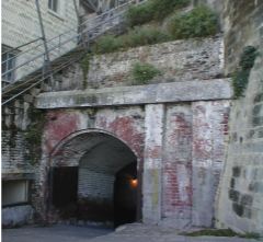 alcatraztunnel.jpg (12771 bytes)